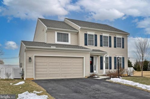 143 Bellows Dr, Carlisle, PA 17015-8953