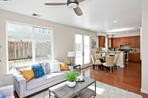 3906 Hidden Grove Ln, Concord CA  94519-1161 exterior