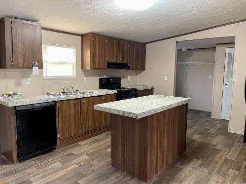 158 Forest Ln, Colbert, GA 30628-3614