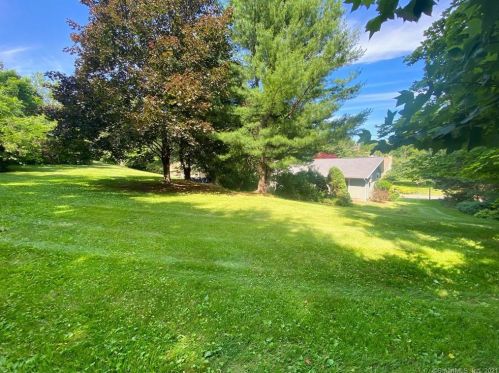 5 Red Yellow Rd, Middletown, CT 06457-4919