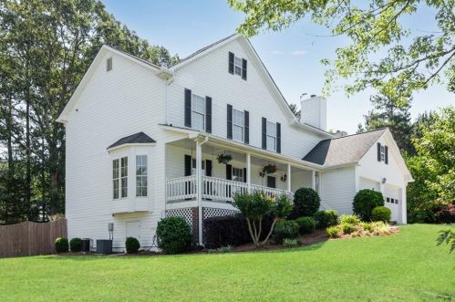 1560 Summit Pond Cir, Loganville, GA 30052-5394