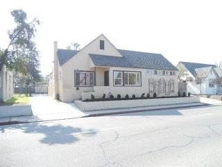 340 Clinton Ave, Fresno, CA 93704-5407