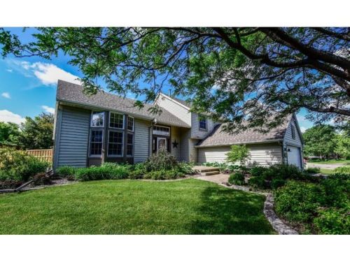 726 Camberwell Dr, Saint Paul, MN 55123-3937