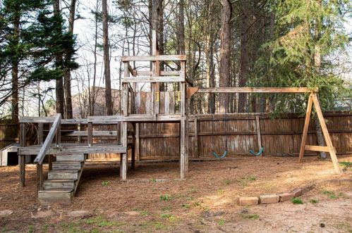 160 Parkside Dr, Stockbridge GA  30281-6902 exterior