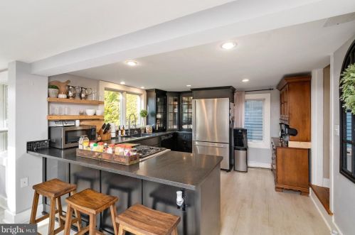 5835 Broad St, Trenton NJ  08620-9508 exterior