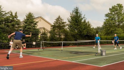 2304 Windrow Dr, Princeton NJ 08540-5020 exterior