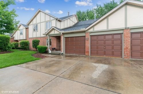 812 Meadow Ridge Ln, Mokena, IL 60451-2449
