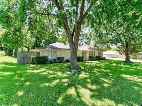 4817 Wheelock Dr, Fort Worth, TX 76133-5115