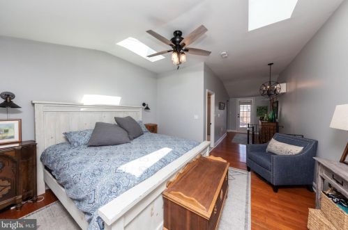 1015 4 St, Philadelphia PA 19147-4106 exterior