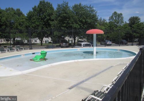 15 Valleyfield Ct, Silver Spring MD 20906-5724 exterior