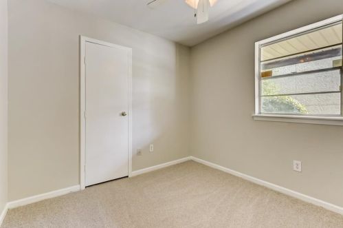 2043 Clubview Dr, Carrollton TX 75006-1703 exterior