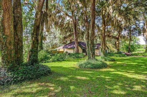 170 Magna Carta Dr, Woodbine, GA 31569-3620