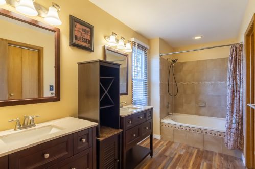 1109 Rockport Dr, Carol Stream IL  60188-2984 exterior