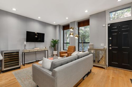 1519 Thomas St, Chicago, IL 60642-3919