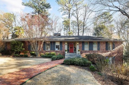1170 Kingston Dr, Atlanta, GA 30342-2122