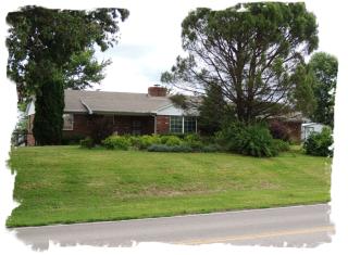 8392 Old Dexter Rd, Cordova, TN 38016-8569