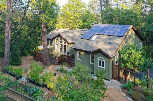 13408 Capitol Dr, Grass Valley, CA 95945-7925