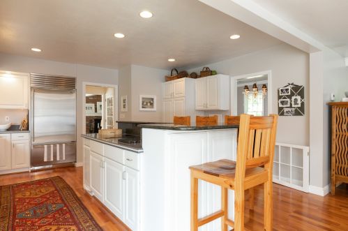 10 Locust St, South Hampton, NH