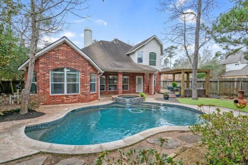 130 Evangeline Oaks Cir, Conroe TX  77384-5010 exterior