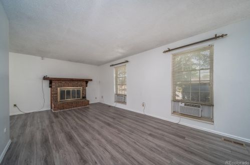 1549 Evanston St, Aurora CO 80012-5714 exterior