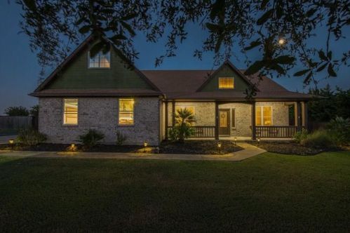 2011 Sun Dr, Rockwall, TX 75032-7560