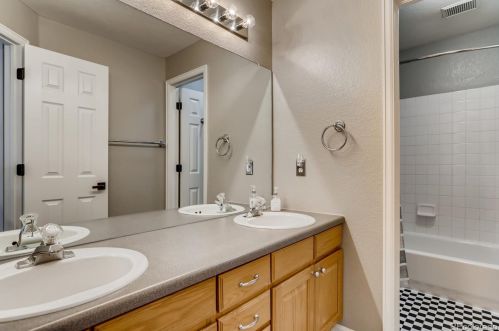 18798 Belleview Pl, Aurora CO 80015-4877 exterior