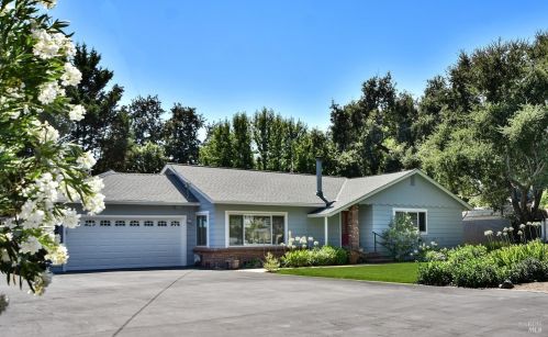 136 Mark West Station Rd, Windsor, CA 95492-9615