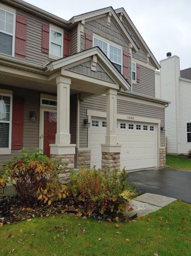 1080 Walker Ct, Antioch, IL 60002-6426