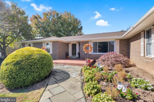 4190 Stepney Dr, Gainesville, VA 20155-1130