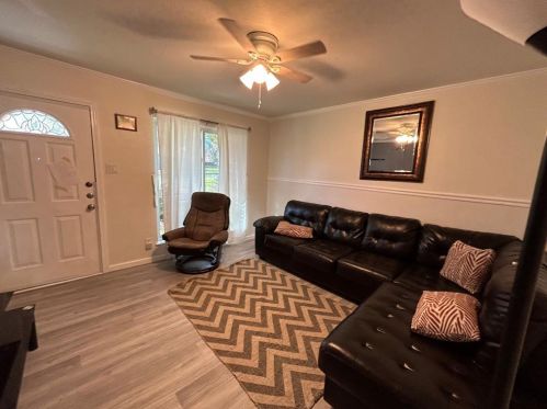 1702 Cherry Orchard Dr, Austin, TX 78745-5340