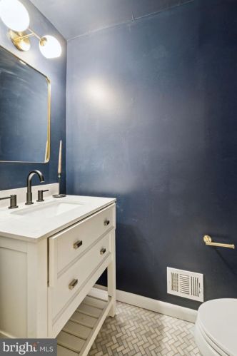 503 22nd St, Philadelphia PA  19146-1256 exterior