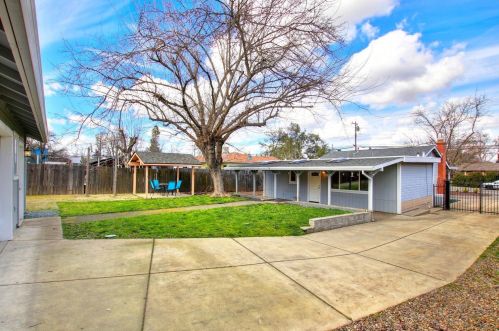 8960 Central Ave, Citrus Heights CA  95662-4102 exterior