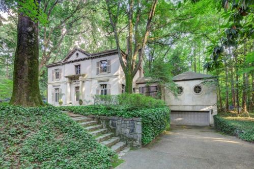1820 Garraux Rd, Atlanta GA  30327-2504 exterior
