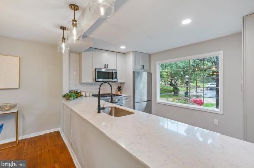 5464 Midship Ct, Springfield VA  22015-1912 exterior