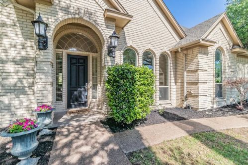 10009 Seville Dr, Fort Worth, TX 76179-4090