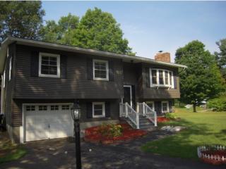 552 Colonial Dr, Colchester, VT 05446-3854