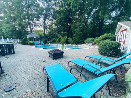 16 Stearns St, Killingly CT  06239-2922 exterior