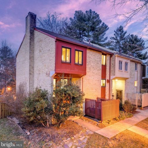 11035 Saffold Way, Herndon, VA 20190-3806