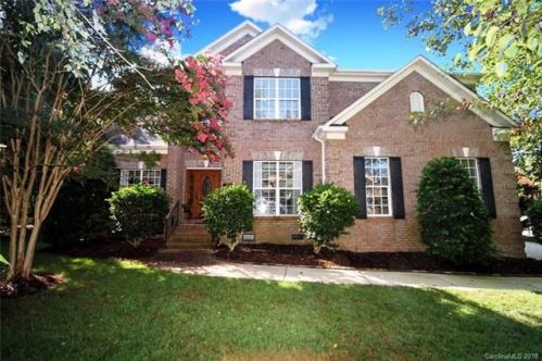 612 Carver Pond Ln, Waxhaw, NC 28173-6558