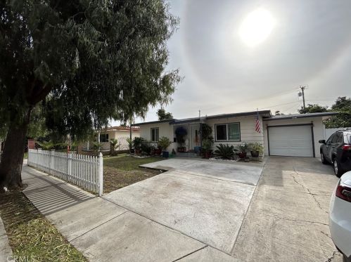 2226 La Verne Ave, Santa Ana, CA 92704-3510