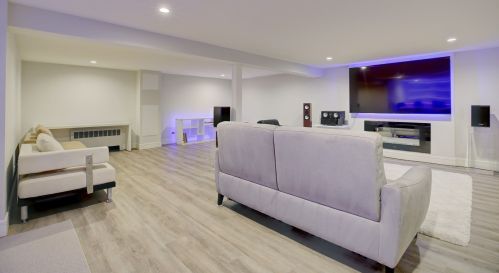 6906 Jarvis Ave, Niles IL  60714-4016 exterior