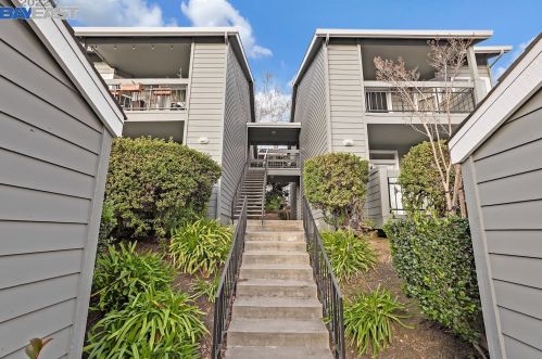 8185 Mountain View Dr, Pleasanton, CA 94588-4760