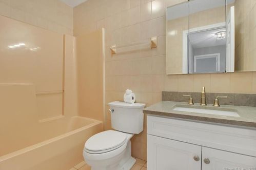 190 Copper Ridge Rd, Southington CT  06489-4645 exterior