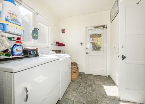 3708 Beechwood Pl, Riverside CA  92506-1212 exterior