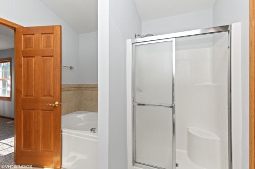 204 Red Hawk Rd, Pingree Grove IL  60140-8244 exterior