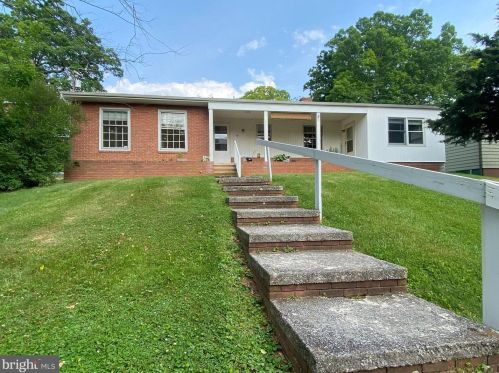 721 Morison St, Charles Town WV  25414-1436 exterior