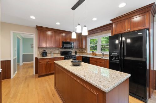 1114 Hidden Spring Dr, Naperville, IL 60540-4112