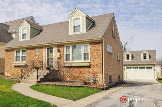 208 Bothwell St, Palatine, IL 60067-6122