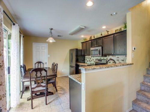 1473 Hedgewood Trl, Fort Worth TX  76112-4455 exterior