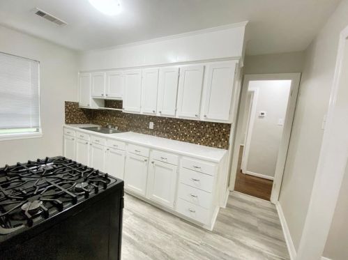 405 Farrer St, Angleton TX  77515-5025 exterior